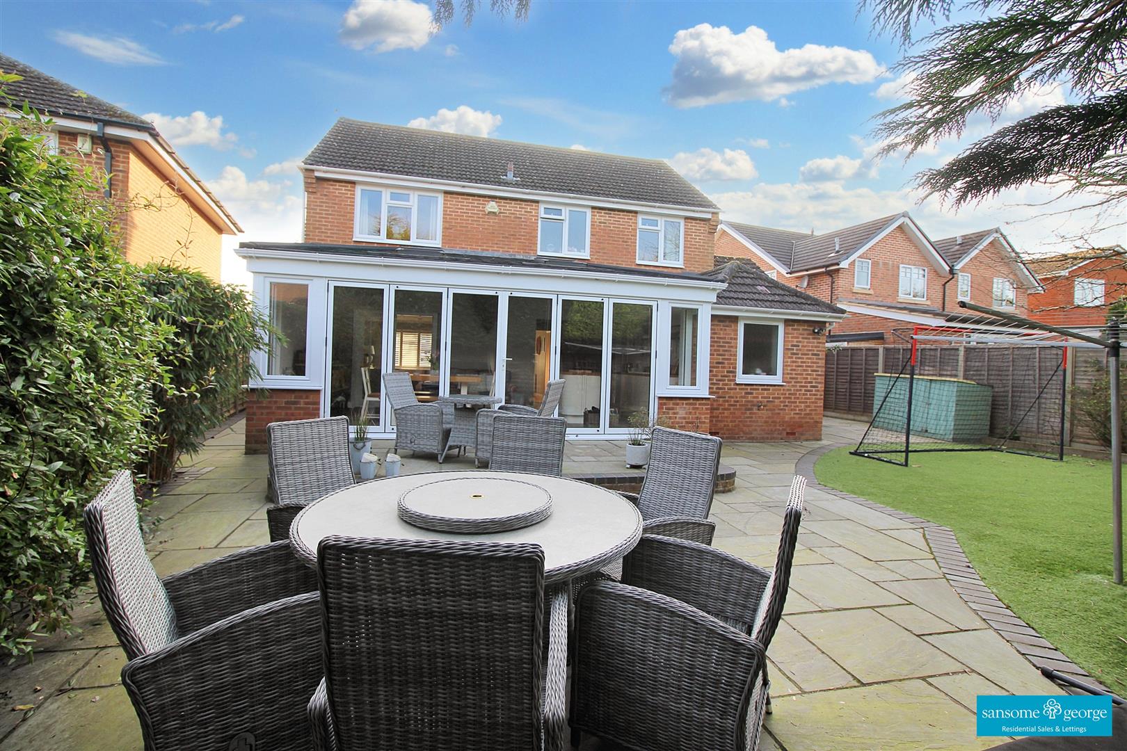 Hayfield Close, Tilehurst, Reading